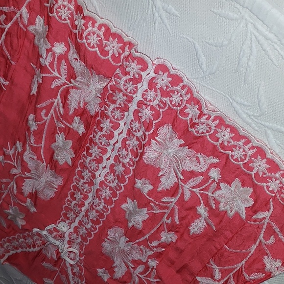 Solitaire Coral and White Floral Embroidered Top Medium - Picture 7 of 7